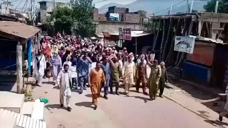 PoK Firing: Rawalkot में सुरक्षाबलों की गोलीबारी, 14 प्रदर्शनकारियों की मौत; चश्मदीदों ने बताया पूरा मंजर
