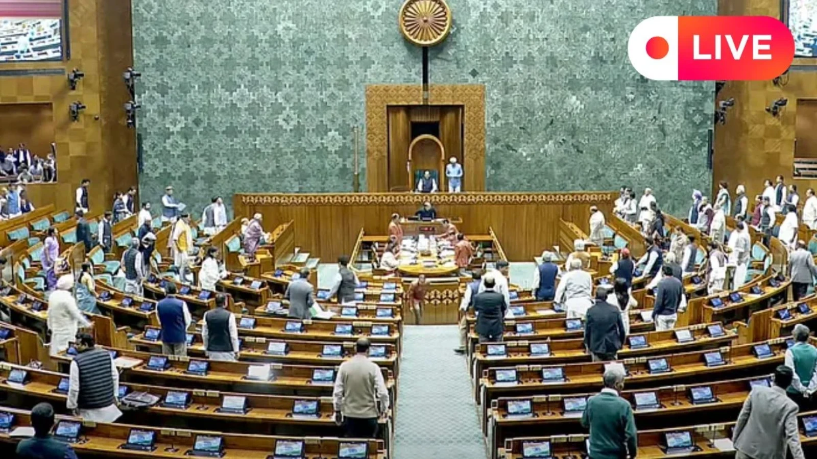 Parliament Monsoon Session 2026: पहले ही दिन भारी हंगामा, समान वांग्चू और NEET मुद्दे पर घिरी सरकार