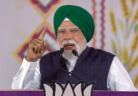 PM Modi Punjab Visit: जलंधर में मोदी बोले-'पंजाब में कट्टर बेईमान पार्टी की सरकार',केजरीवाल ने भी दिया करारा जवाब...