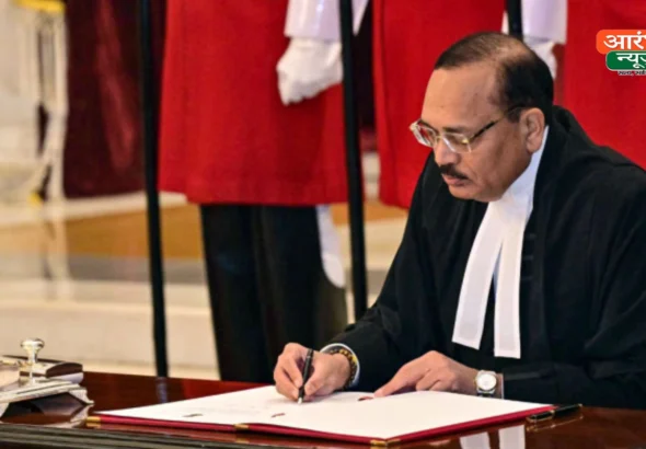 CJI Surya Kant: CJI सूर्यकांत ने राहुल गांधी-खड़गे को मिलने का समय क्यों नहीं दिया? SIR और वोट चोरी के आरोपों पर बढ़ा विवाद